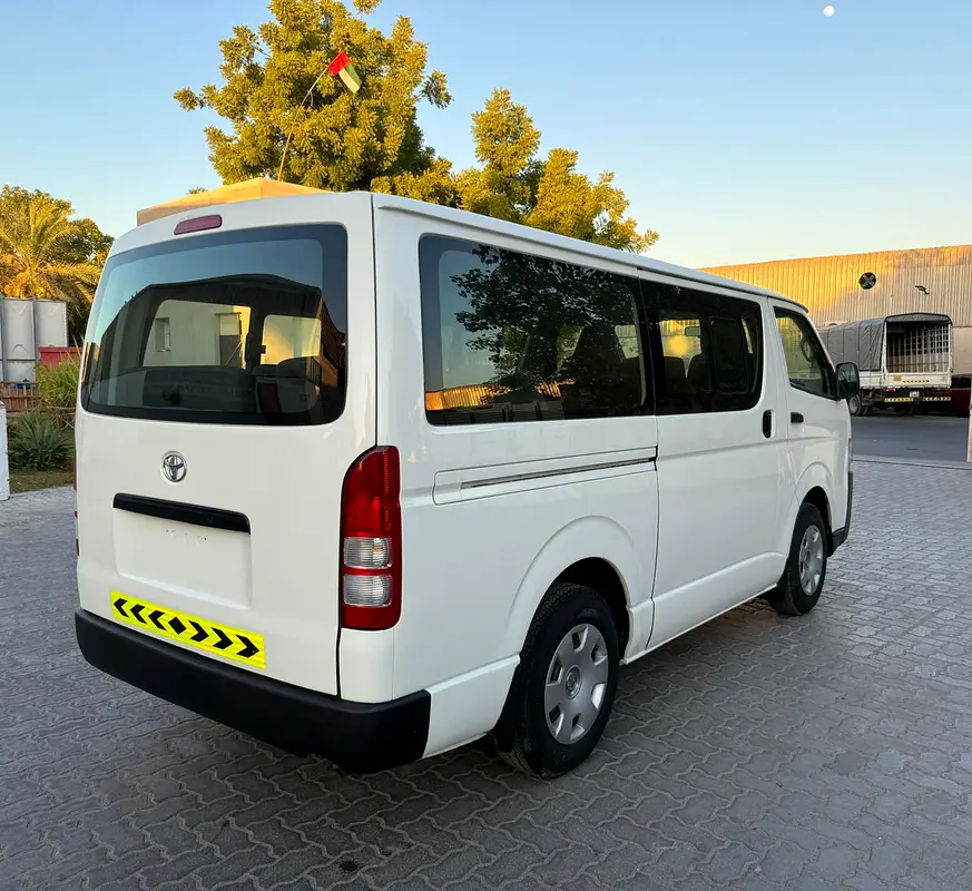 Toyota Hiace Standard 2016 GCC Specs - Image 5