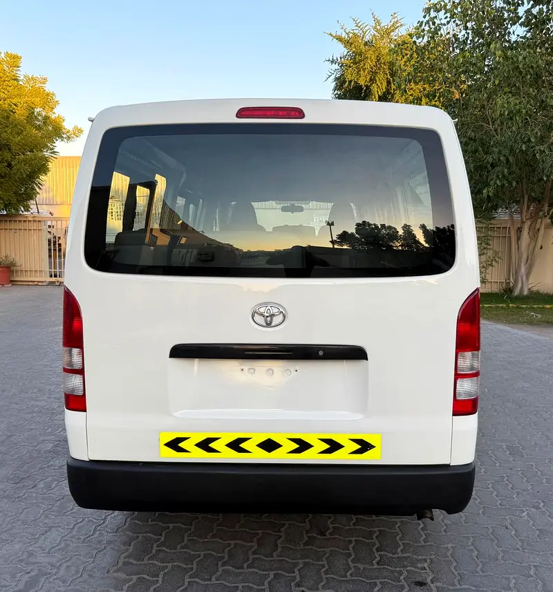 Toyota Hiace Standard 2016 GCC Specs - Image 6