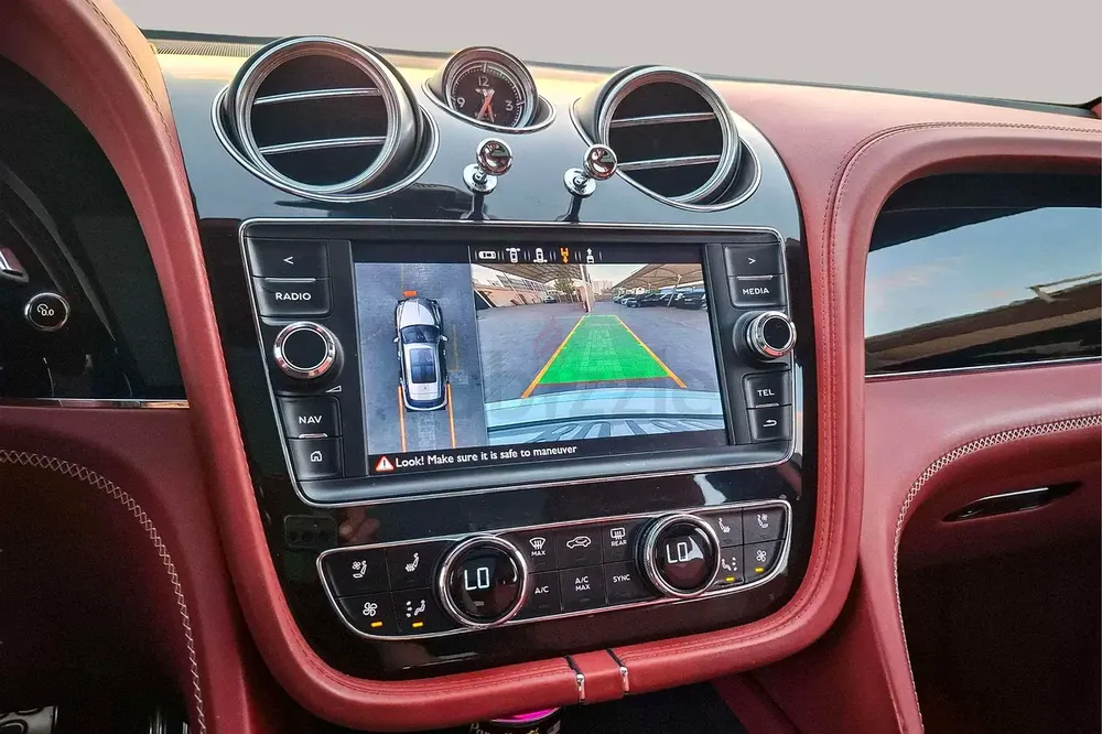 AED 4862/month | 2019 Bentley Bentayga W12 Mulliner | GCC Specs | Ref#413174 - Image 14
