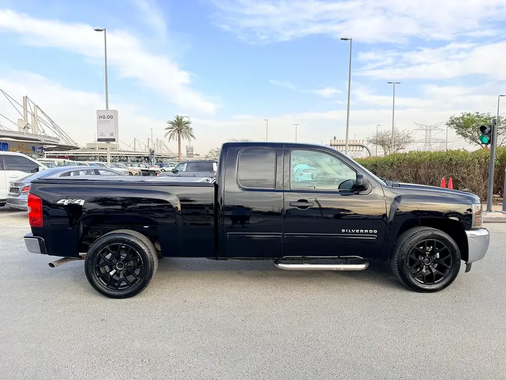 CHEVROLET LT SILVERADO SINGLE OWNER - Image 5