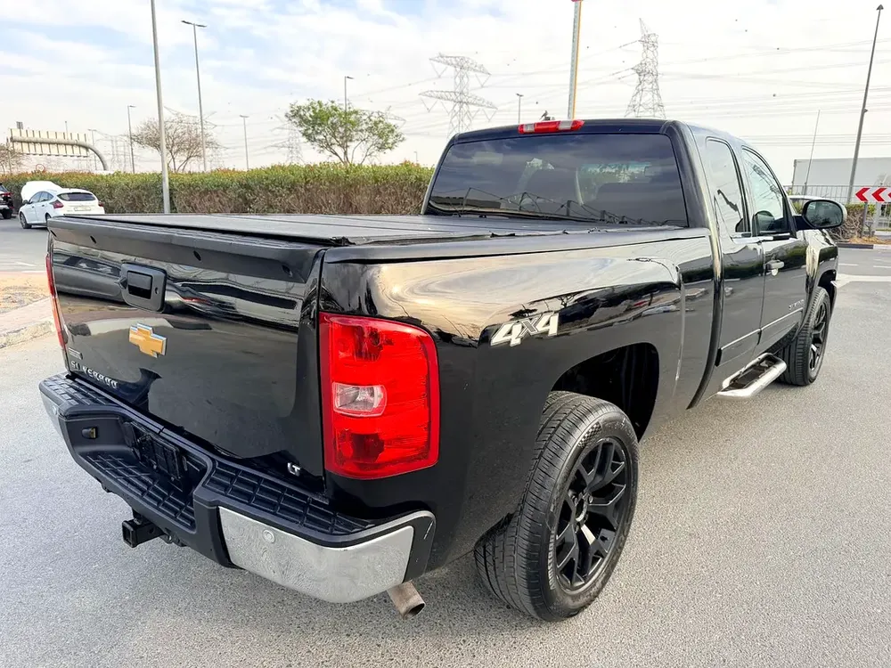 CHEVROLET LT SILVERADO SINGLE OWNER - Image 6