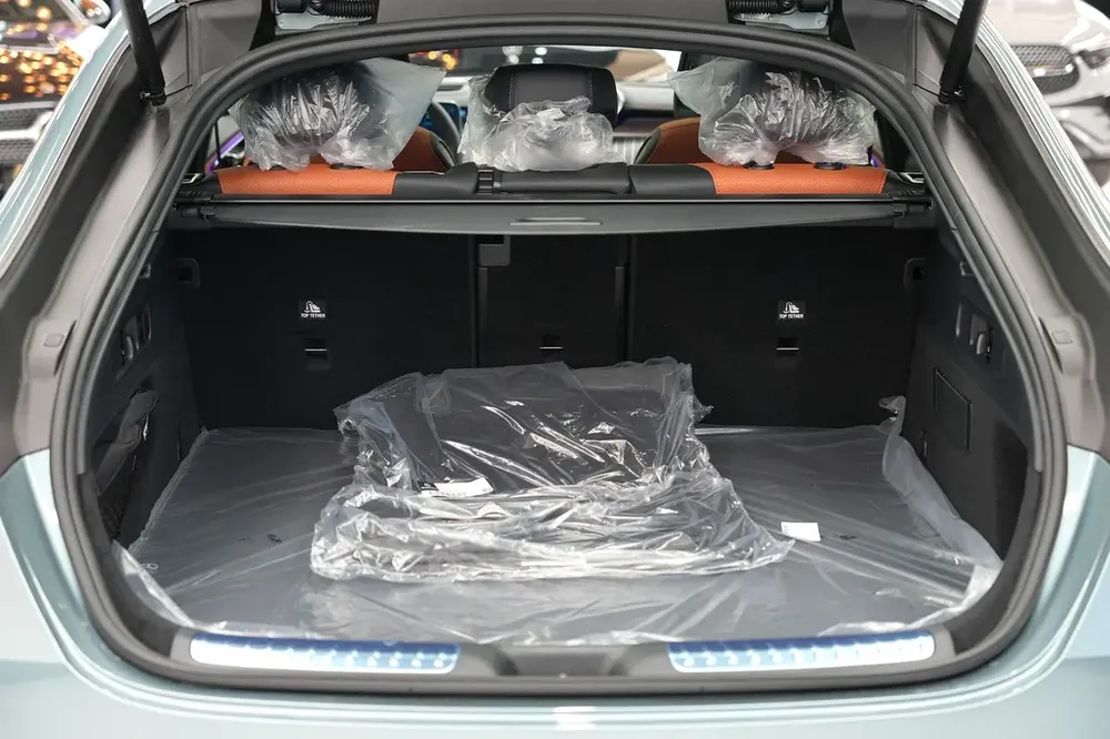 Mercedes-Benz GLC Coupe GLC 200 2026 - GCC Specs - Image 19