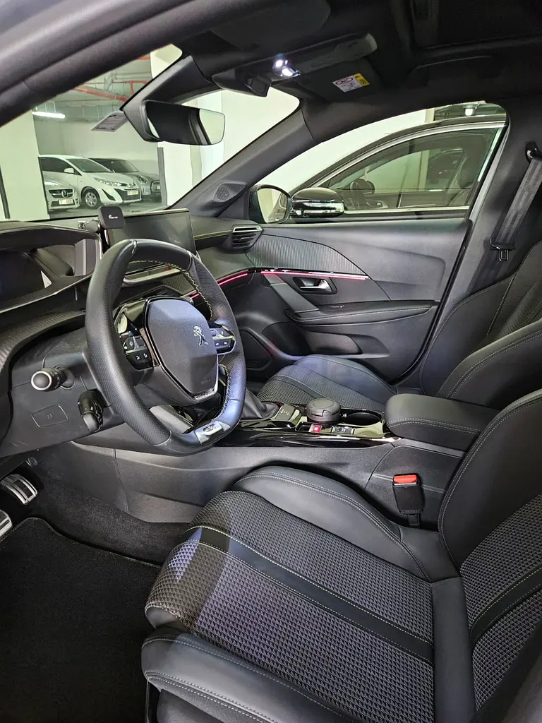Peugeot 208 GT Line 2023 | GCC Specs | Warranty  Service - Image 10
