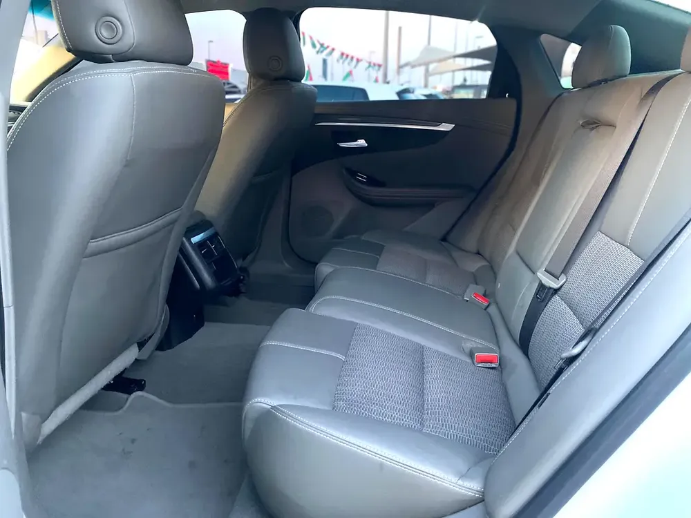 2019 Chevrolet Impala LT, white - Image 17