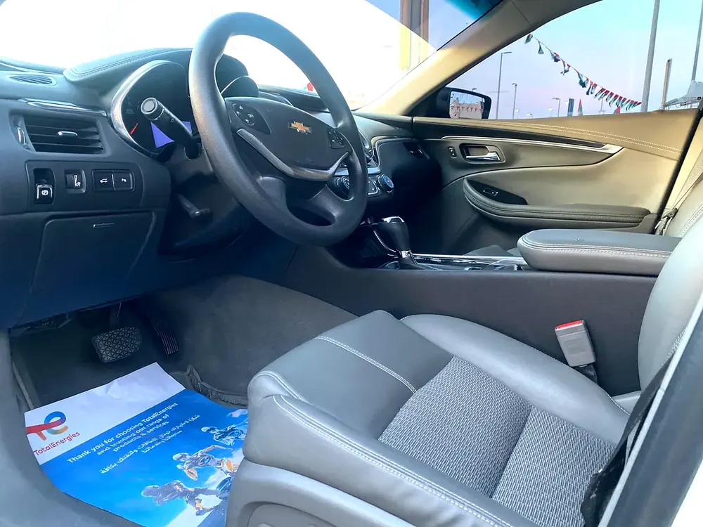 2019 Chevrolet Impala LT, white - Image 18