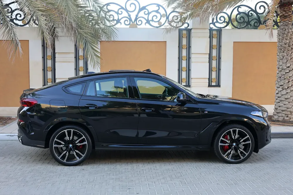 BMW X6 -Xdrive40i M SPORT-2023-65000KM-GCC SPECS-UNDER WARRANT-EXCELLENT CONDITION - Image 10