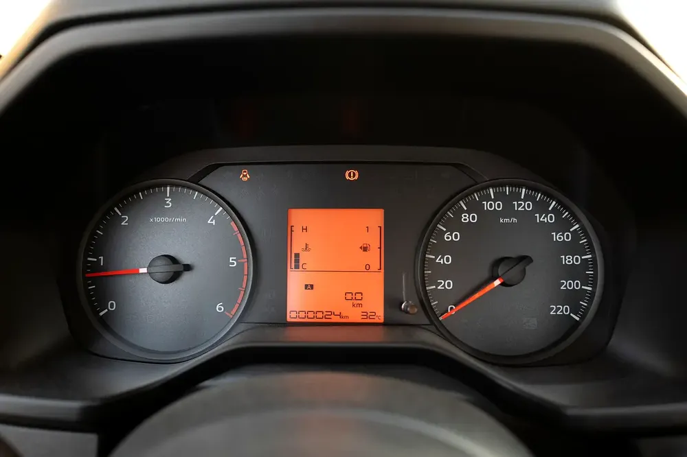 Mitsubishi L200 Single Cab 2026 DIESEL 4x4 Manual - Image 16