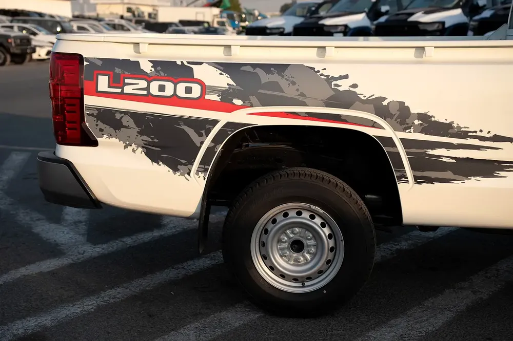 Mitsubishi L200 Single Cab 2026 DIESEL 4x4 Manual - Image 8