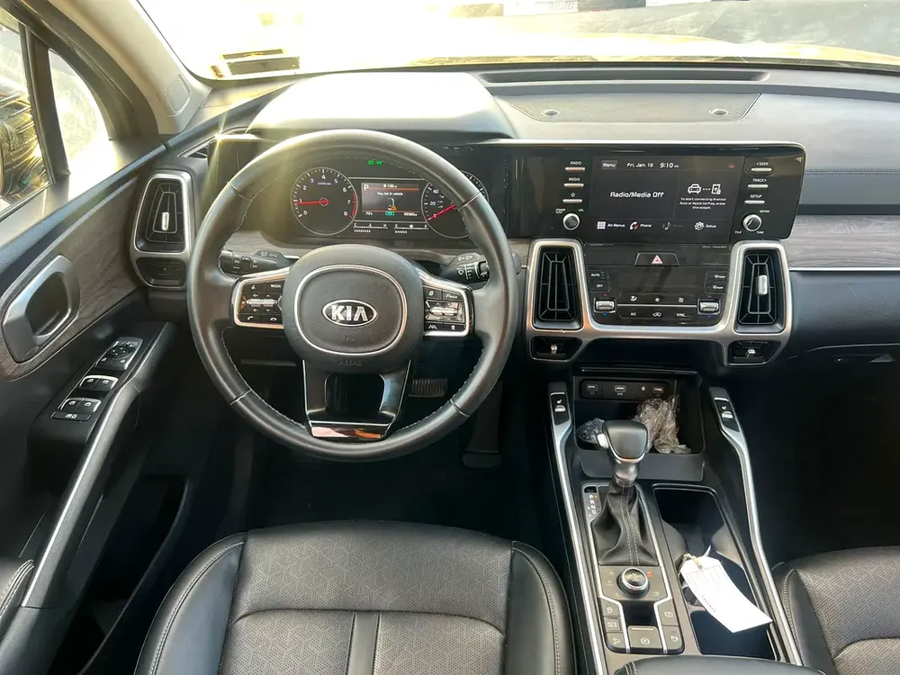 2021 KIA SORENTO EX - 2.5L V4 - Rear Camera  Sensor 4x4 - Leather Seats With Electric - Auto Trunk - Image 11