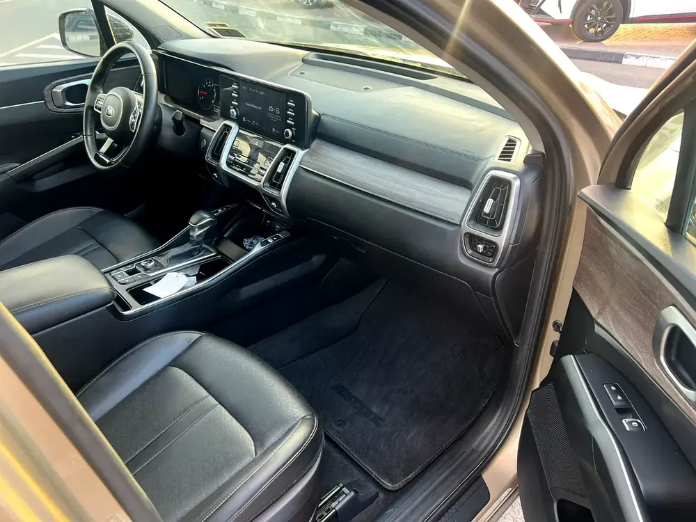 2021 KIA SORENTO EX - 2.5L V4 - Rear Camera  Sensor 4x4 - Leather Seats With Electric - Auto Trunk - Image 12