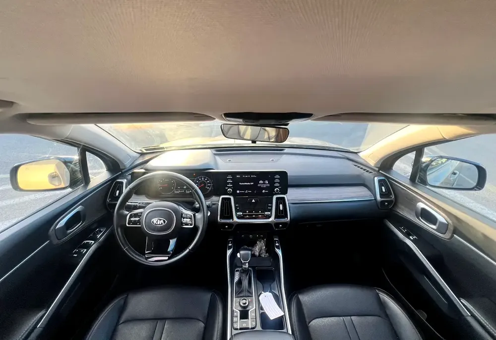 2021 KIA SORENTO EX - 2.5L V4 - Rear Camera  Sensor 4x4 - Leather Seats With Electric - Auto Trunk - Image 14