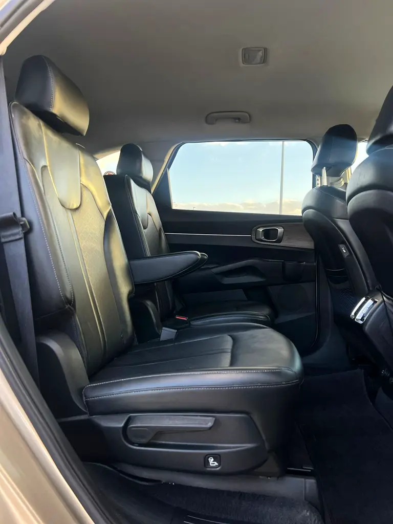 2021 KIA SORENTO EX - 2.5L V4 - Rear Camera  Sensor 4x4 - Leather Seats With Electric - Auto Trunk - Image 15