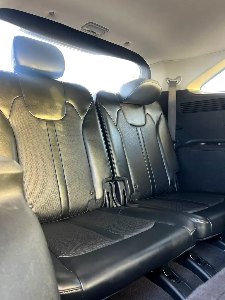 2021 KIA SORENTO EX - 2.5L V4 - Rear Camera  Sensor 4x4 - Leather Seats With Electric - Auto Trunk - Image 16