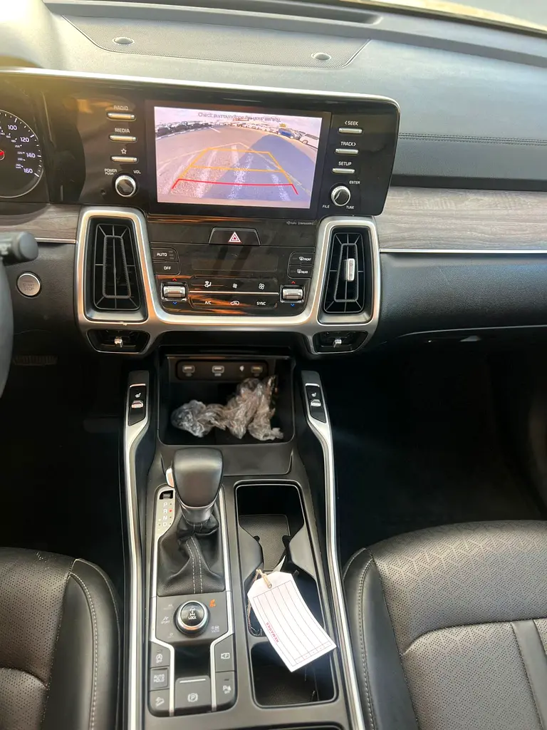 2021 KIA SORENTO EX - 2.5L V4 - Rear Camera  Sensor 4x4 - Leather Seats With Electric - Auto Trunk - Image 19