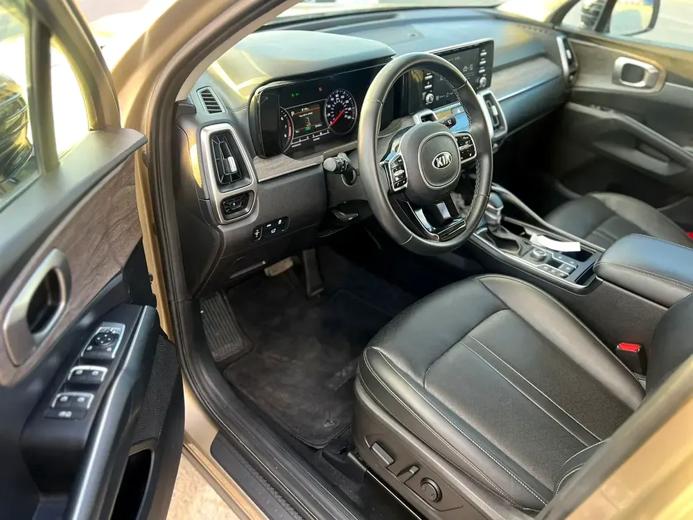 2021 KIA SORENTO EX - 2.5L V4 - Rear Camera  Sensor 4x4 - Leather Seats With Electric - Auto Trunk - Image 9