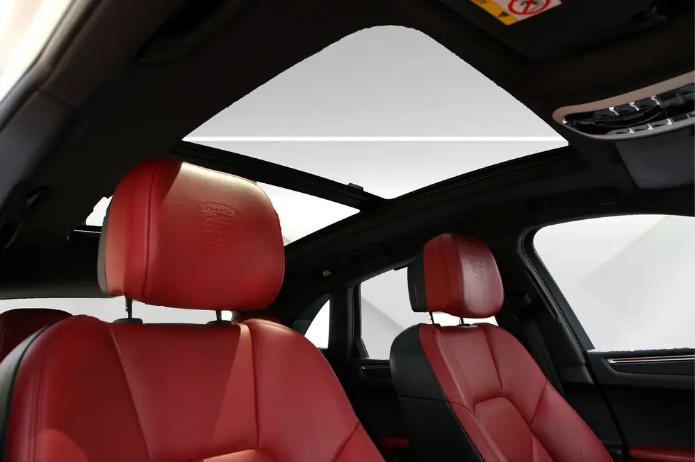 PORSCHE MACAN  2021 - GCC - FULLY LOADED - AMAZING CONDITION - Image 10