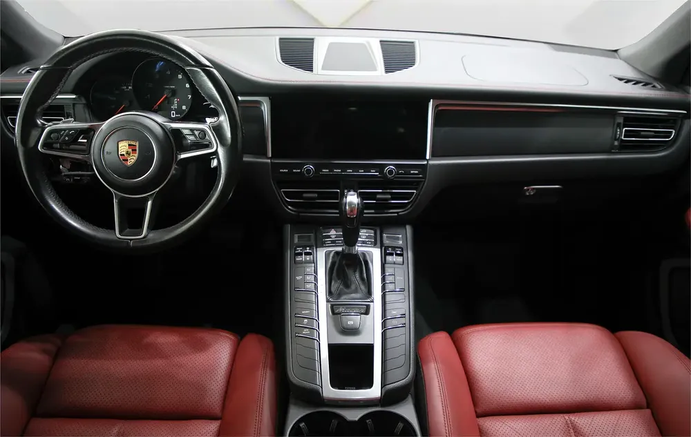 PORSCHE MACAN  2021 - GCC - FULLY LOADED - AMAZING CONDITION - Image 13