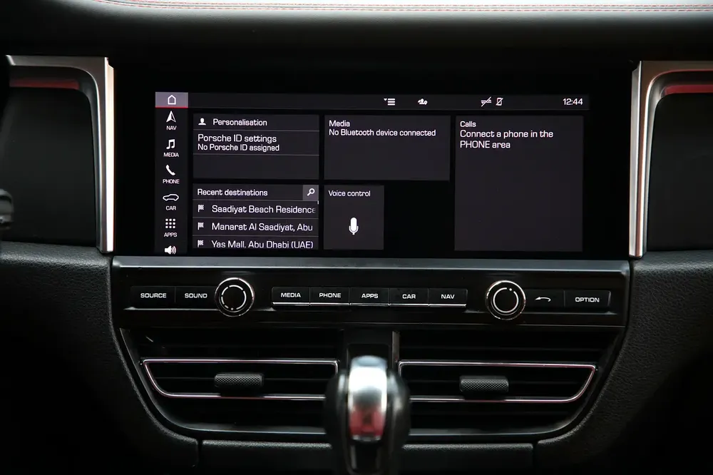 PORSCHE MACAN  2021 - GCC - FULLY LOADED - AMAZING CONDITION - Image 15