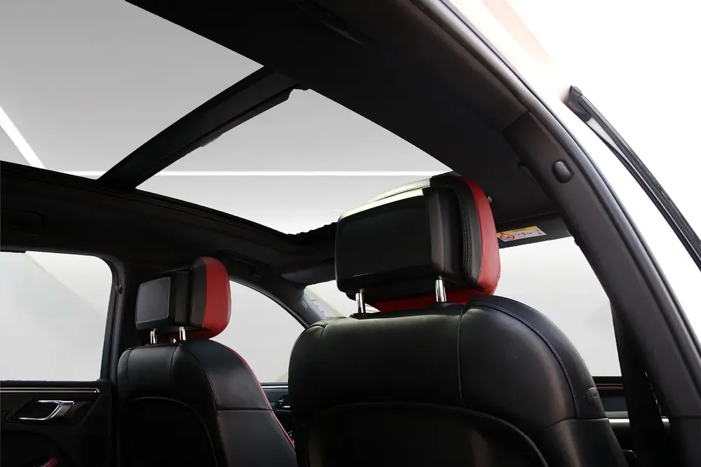 PORSCHE MACAN  2021 - GCC - FULLY LOADED - AMAZING CONDITION - Image 18