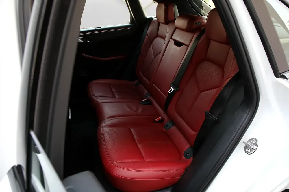 PORSCHE MACAN  2021 - GCC - FULLY LOADED - AMAZING CONDITION - Image 19