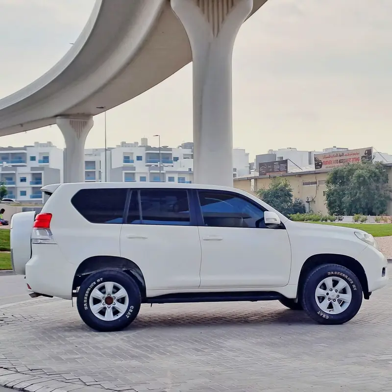 Toyota Prado // Gcc space // Cylander 4 // Model 2011 // Good conditions - Image 10