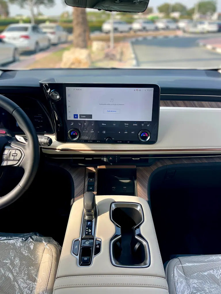 2026 Lexus Lm350 VIP Seats -- Where Business Class becomes First Class on wheels - Image 10