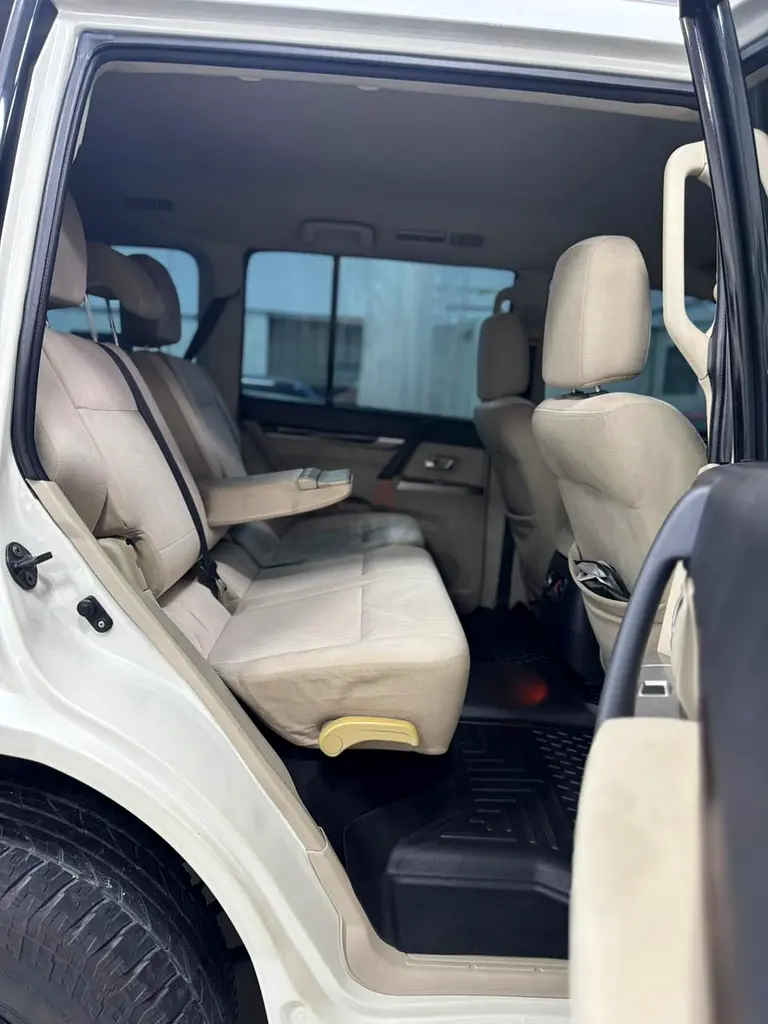 Mitsubishi Pajero 2015 GLS | GCC - Image 13