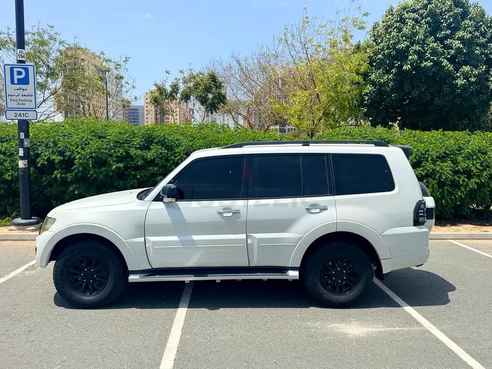 Mitsubishi Pajero 2015 GLS | GCC - Image 5