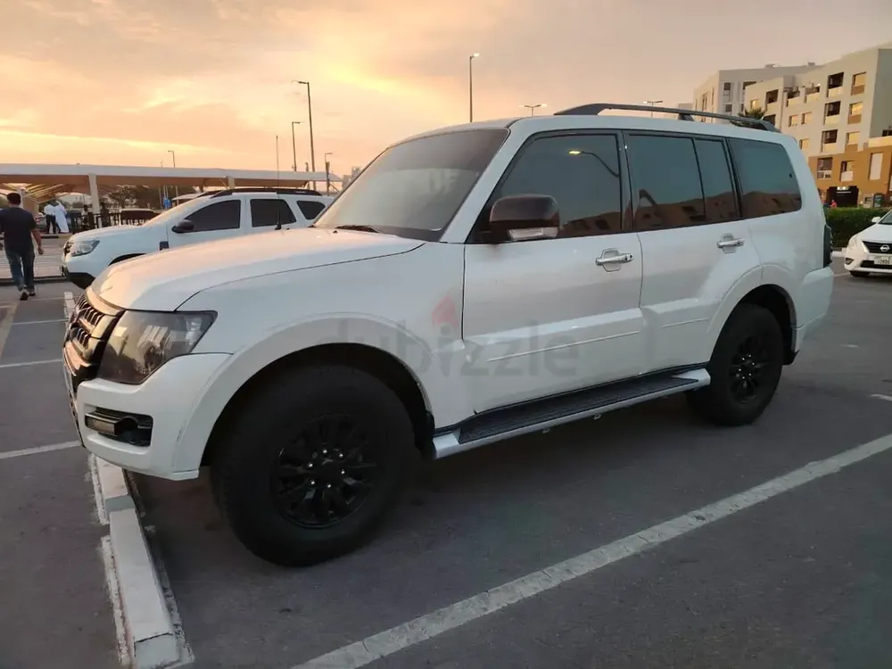 Mitsubishi Pajero 2015 GLS | GCC - Image 6