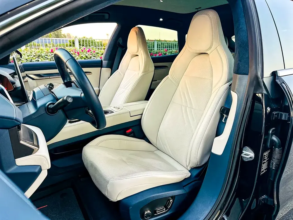 2024 Used Zeekr 01 Flagship AWD / Range (580 Km) / 544 Hp / Law Mileage (10,000 Km) / Gcc Warranty - Image 13