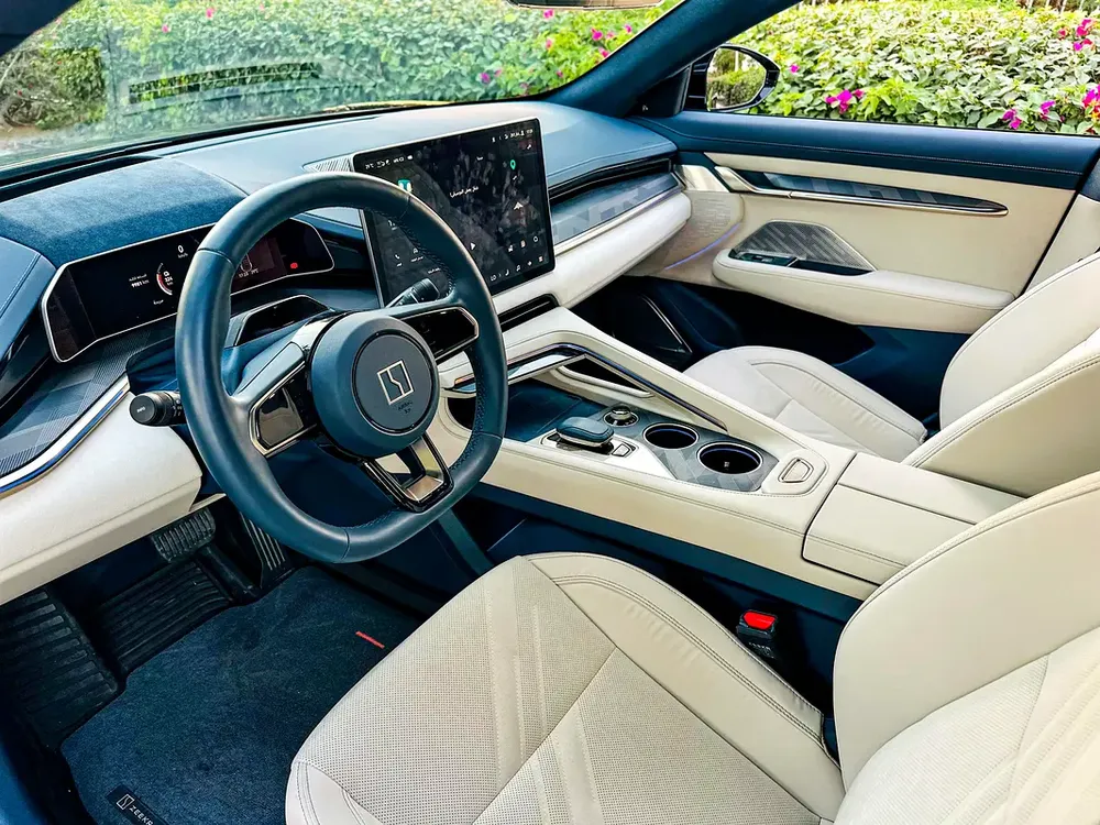 2024 Used Zeekr 01 Flagship AWD / Range (580 Km) / 544 Hp / Law Mileage (10,000 Km) / Gcc Warranty - Image 8