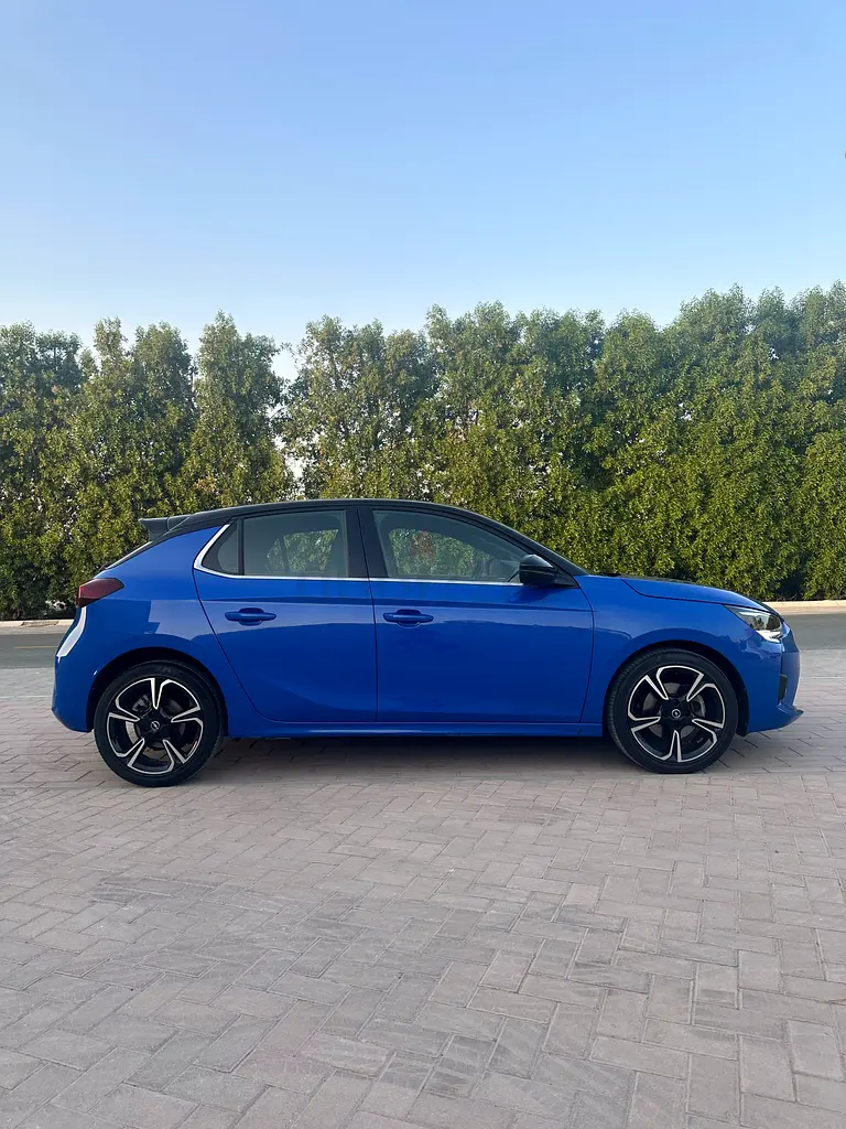 GCC Specs // Panoramic Roof - Image 6