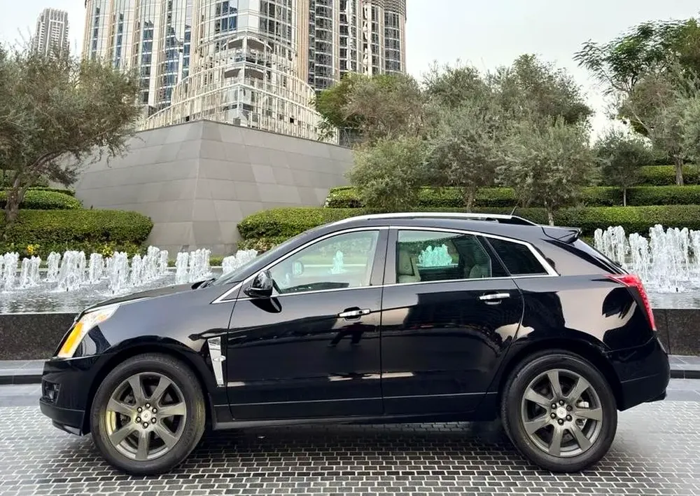 Unique Cadillac SRX “” Full Options “” GCC “”  LOW MILEAGE “” CLEAN INSIDE & OUTSIDE “” PANORAMI - Image 4