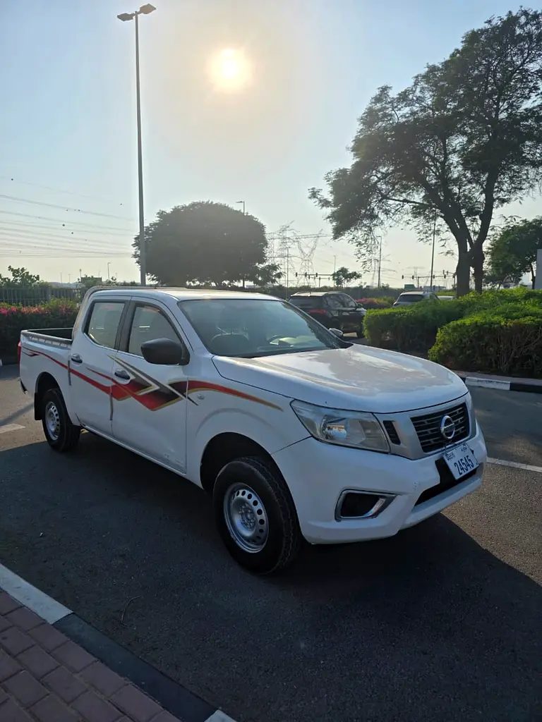 Nissan Navarra pickup double cabin 4x2 - Image 8