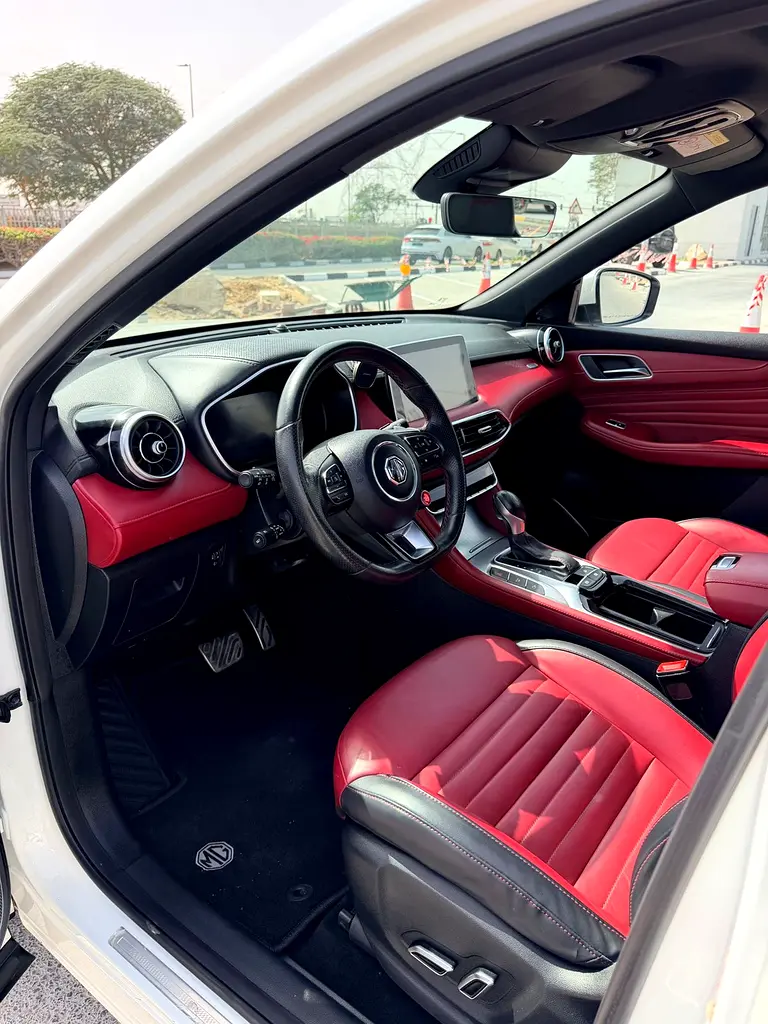 MG HS TROPHY FULL OPTION GCC SPECS SINGLE OWNER - Image 14