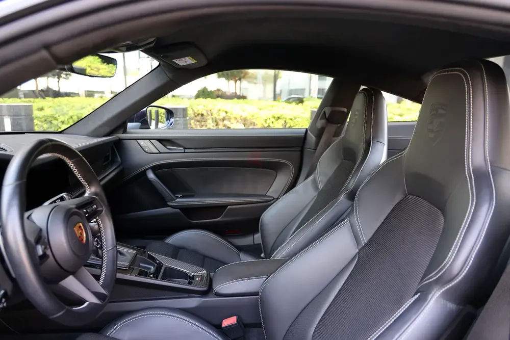 GT3 Touring | PTS Colour | Full Service History - Image 12