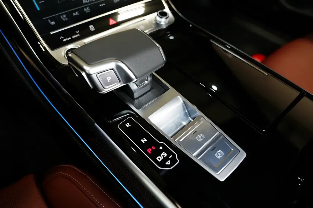 Audi A8L 55 TFSI Quattro - 2023 - Image 12