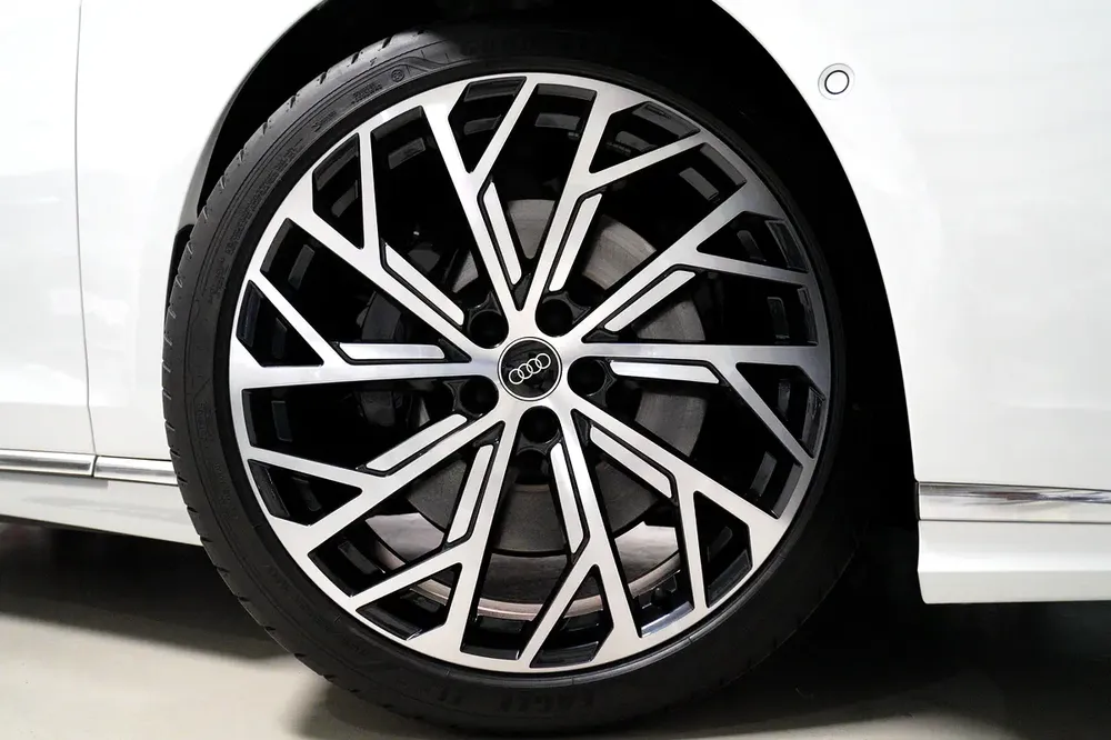 Audi A8L 55 TFSI Quattro - 2023 - Image 15