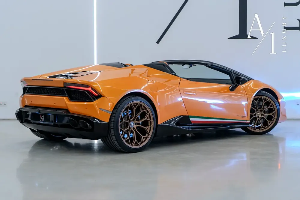 2019 Lamborghini Huracan Spyder, Warranty, Excellent Condition, 580HP, Canadian Spec - Image 4