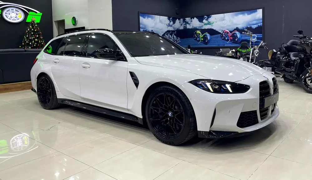 BMW M3 COMPETITION TOURING XDRIVE 2025 - Image 5