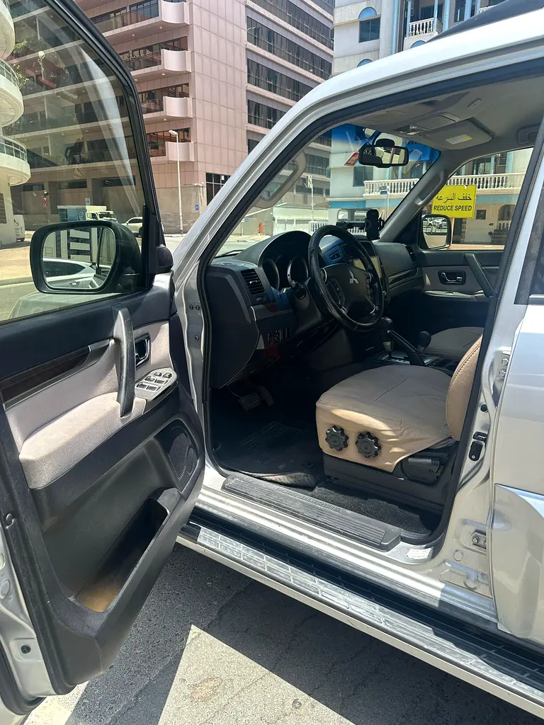 Mitsubishi Pajero GLS 2012 - GCC Specs - Well Maintained - Image 10