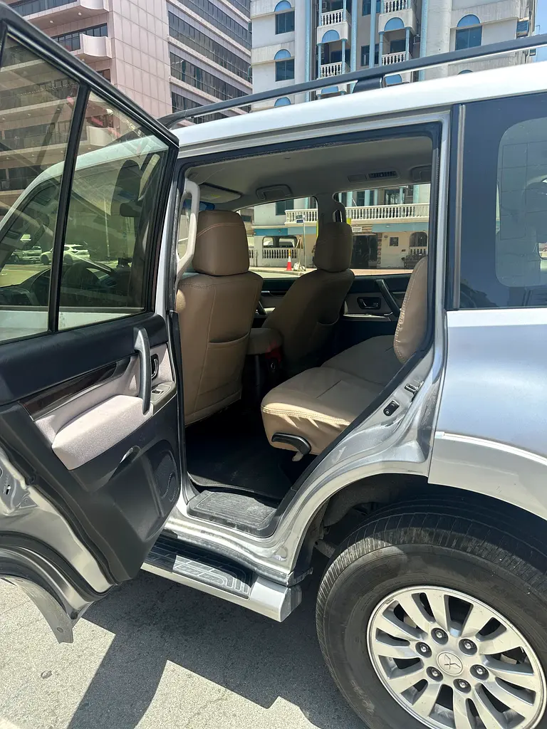 Mitsubishi Pajero GLS 2012 - GCC Specs - Well Maintained - Image 14