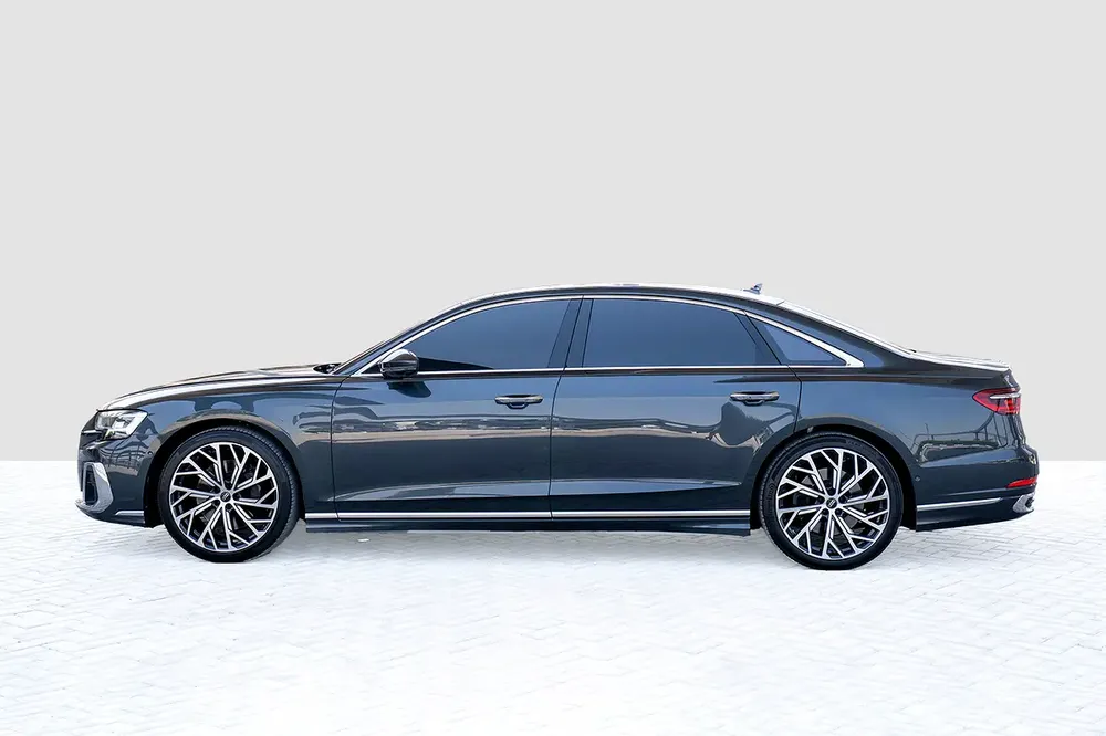 Audi A8L 55 TFSI Quattro - 2023 - Image 18
