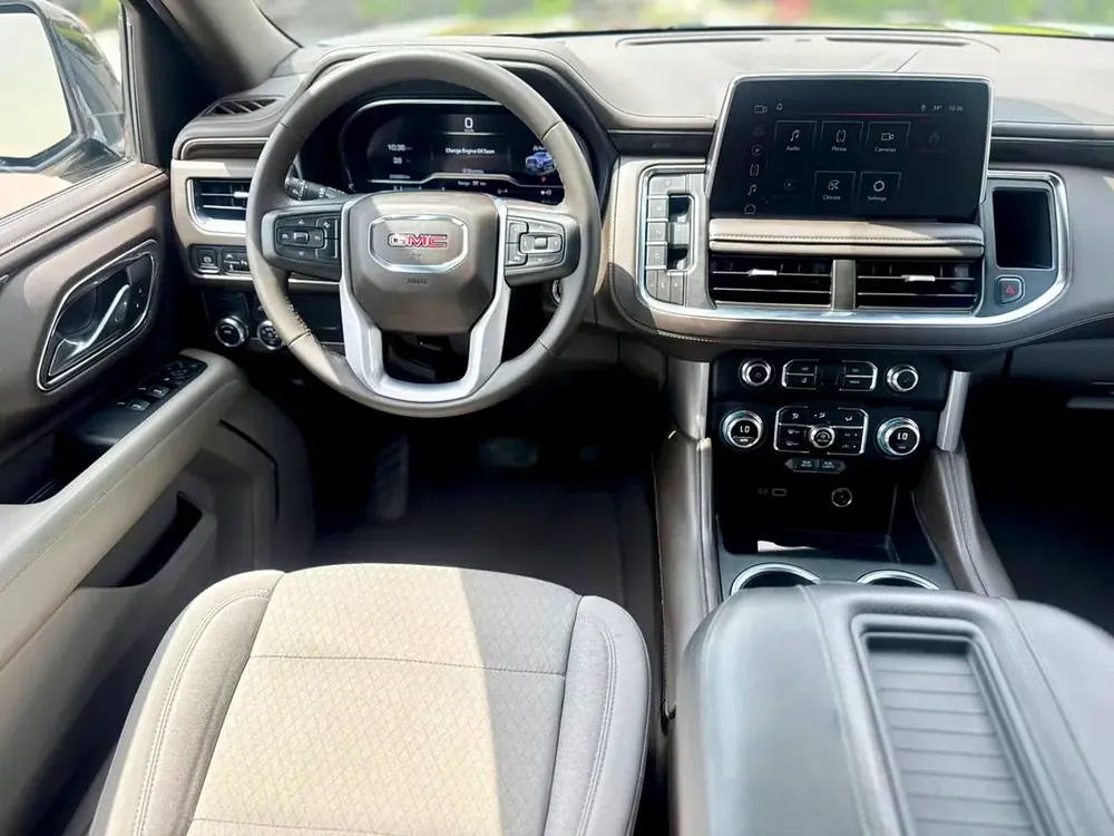 GMC Yukon SLE  | GCC Specs | 5.3L V8 | 7/8 Seater |   | Perfect Family Car - Image 13