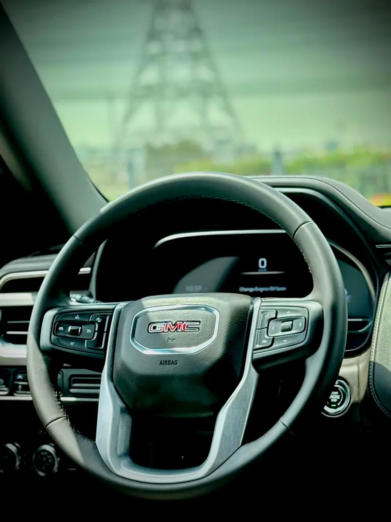 GMC Yukon SLE  | GCC Specs | 5.3L V8 | 7/8 Seater |   | Perfect Family Car - Image 14