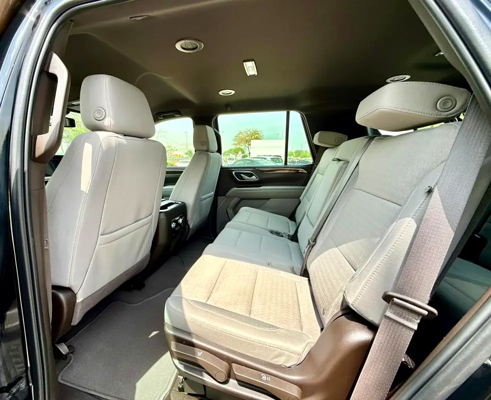 GMC Yukon SLE  | GCC Specs | 5.3L V8 | 7/8 Seater |   | Perfect Family Car - Image 17