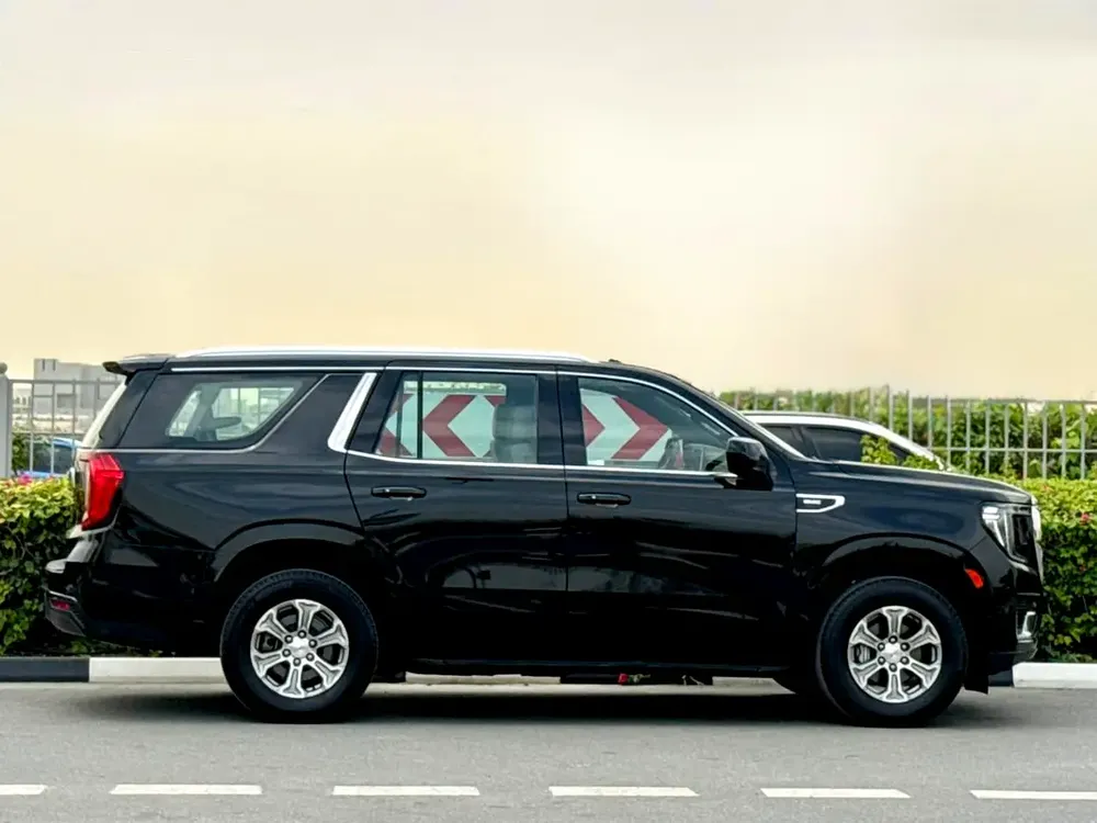 GMC Yukon SLE  | GCC Specs | 5.3L V8 | 7/8 Seater |   | Perfect Family Car - Image 4