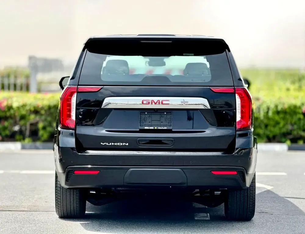 GMC Yukon SLE  | GCC Specs | 5.3L V8 | 7/8 Seater |   | Perfect Family Car - Image 7