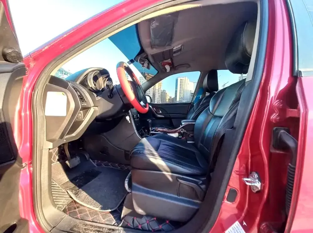 Mahindra XUV 500 W8 2022 - GCC Specs - Excellent Condition - Image 16