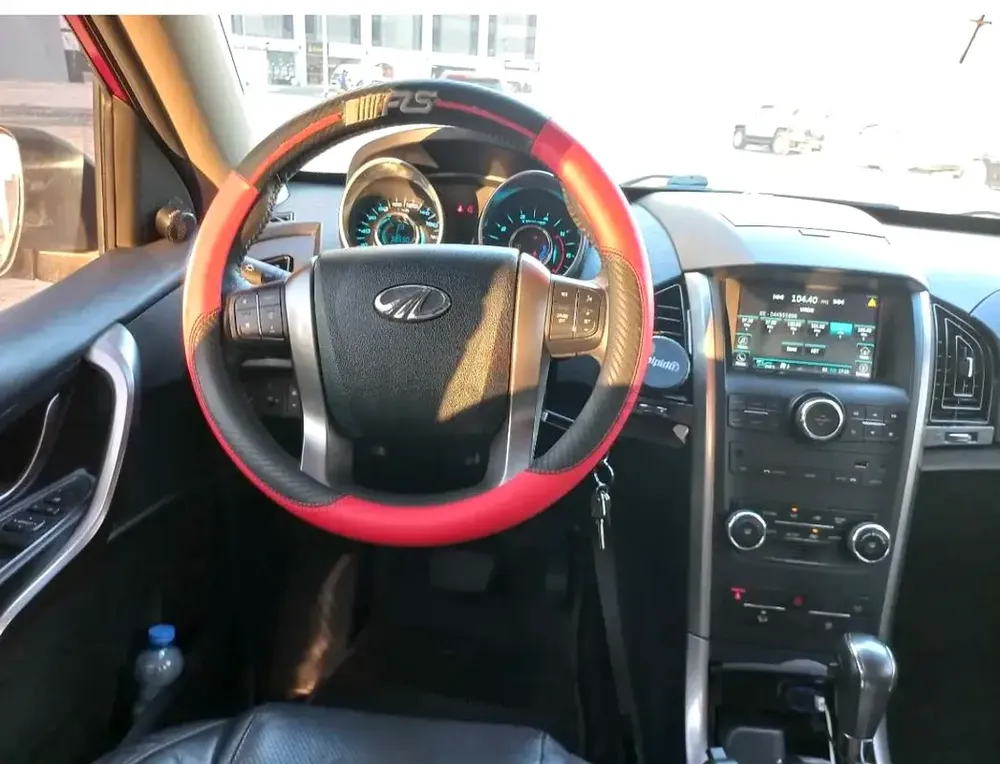 Mahindra XUV 500 W8 2022 - GCC Specs - Excellent Condition - Image 17